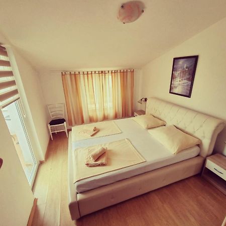 Apartments Nada Крк Екстер'єр фото