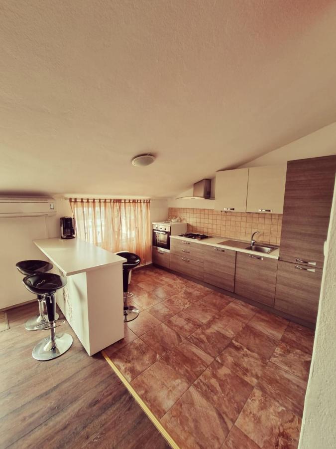 Apartments Nada Крк Екстер'єр фото