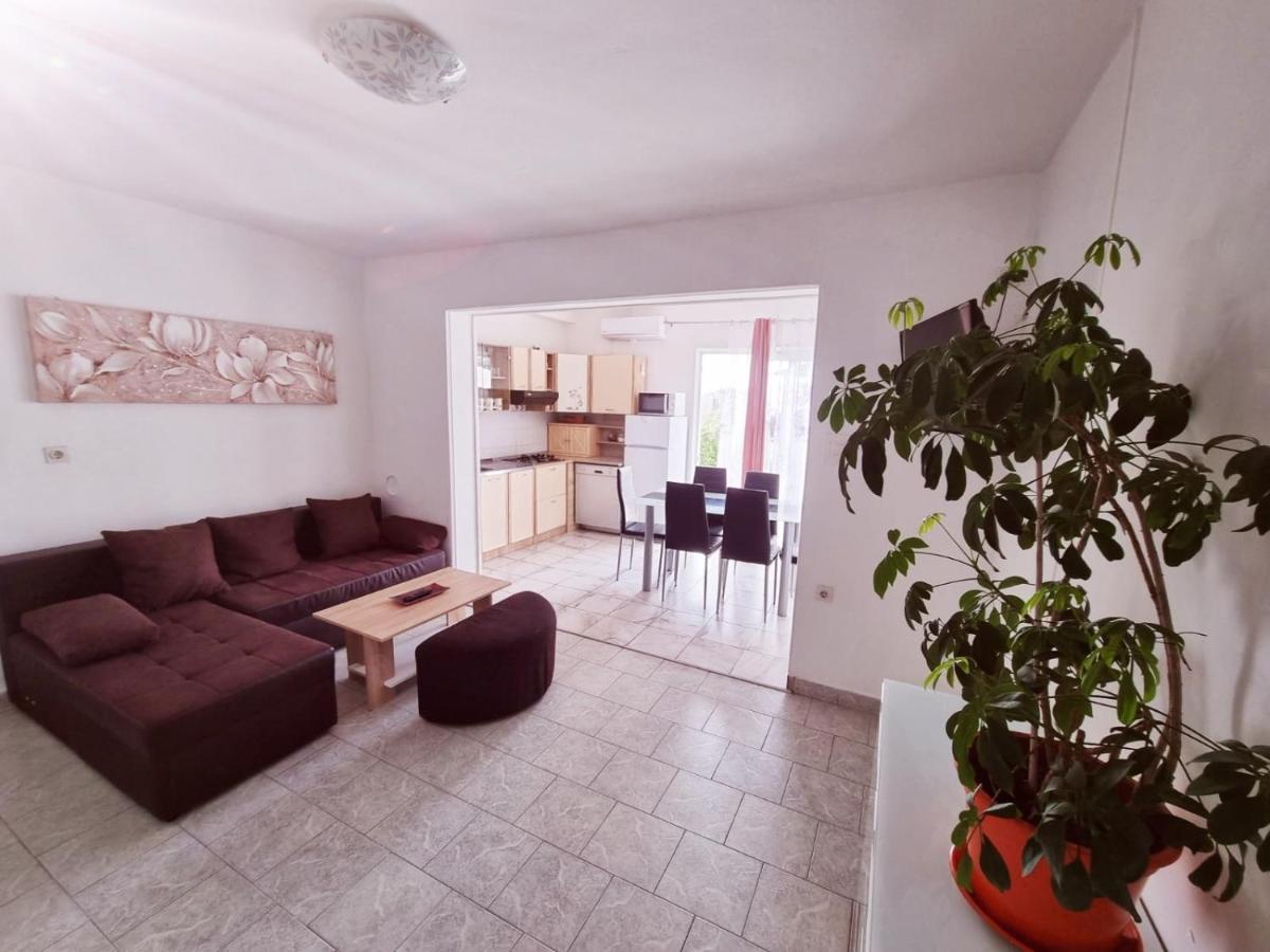 Apartments Nada Крк Екстер'єр фото