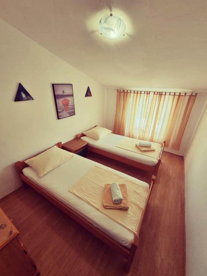 Apartments Nada Крк Екстер'єр фото